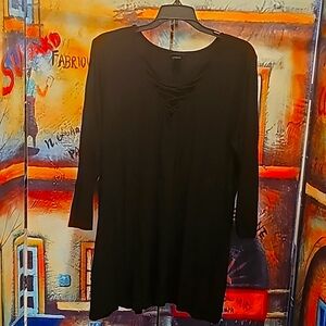 Torrid 3x 3/4 Sleeve Shirt with accented v neck